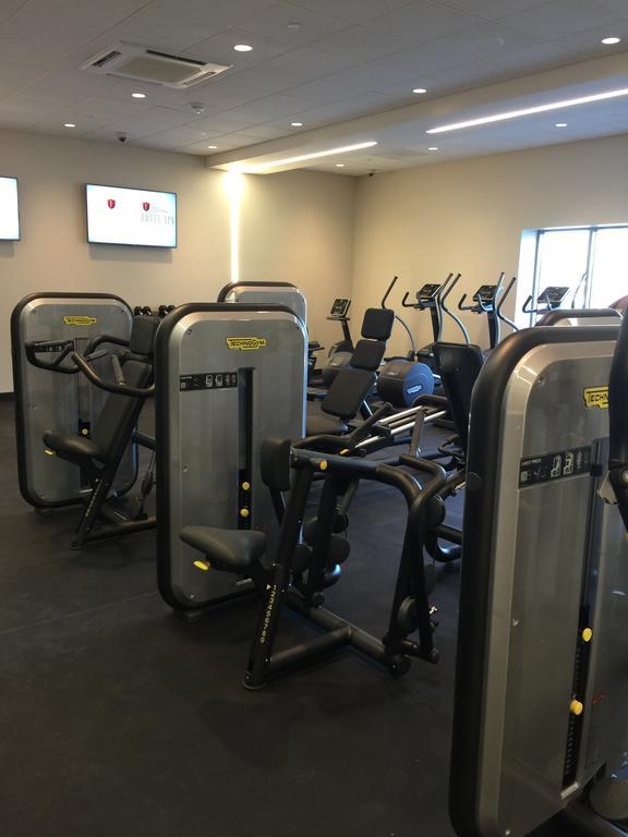 Parkwest Bicycle Casino Hotel 4*